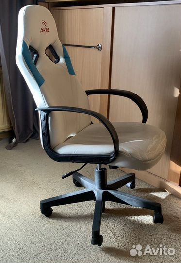 Компьютерное кресло белое бу