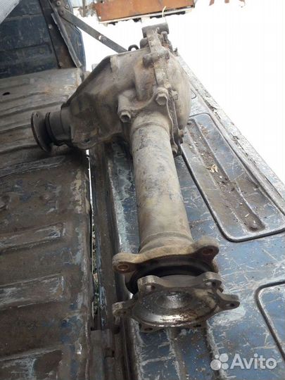 Редуктор передний