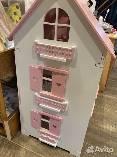Домик кукольный