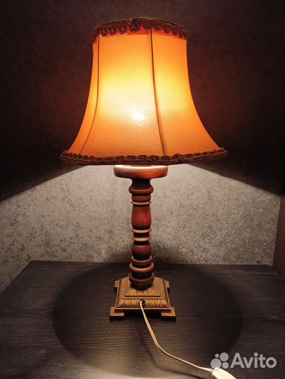 Винтажная настольная лампа