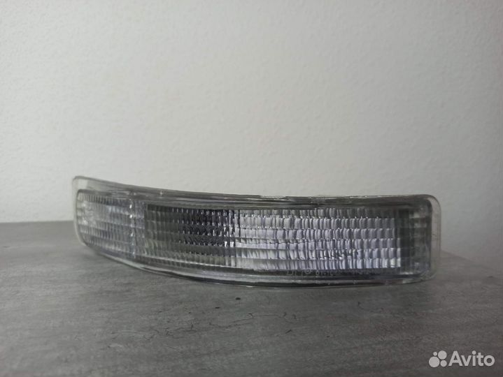 Повторитель поворота Toyota Corolla E100