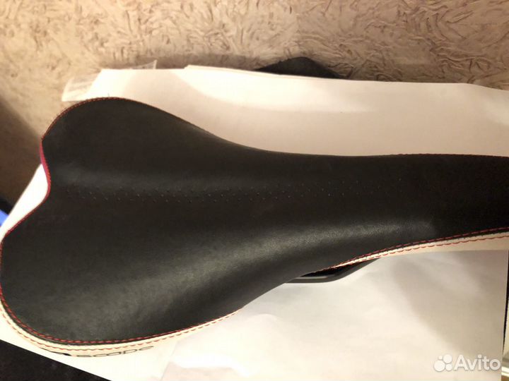 Седло для велосипеда Scape