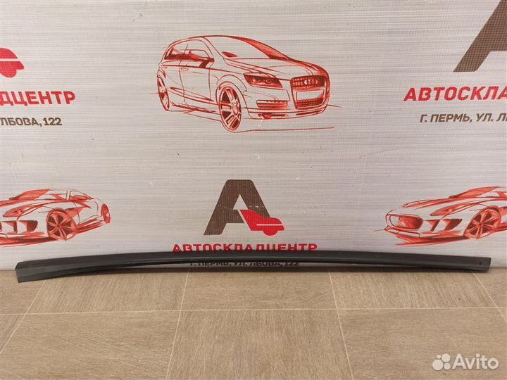 Молдинг ветрового стекла левый Volvo Xc70