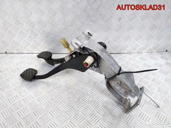 Блок педалей МКПП Audi A6 C4 4A1721115B