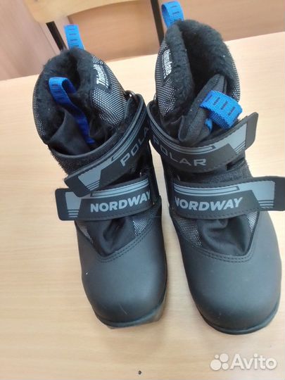 Лыжи и ботинки