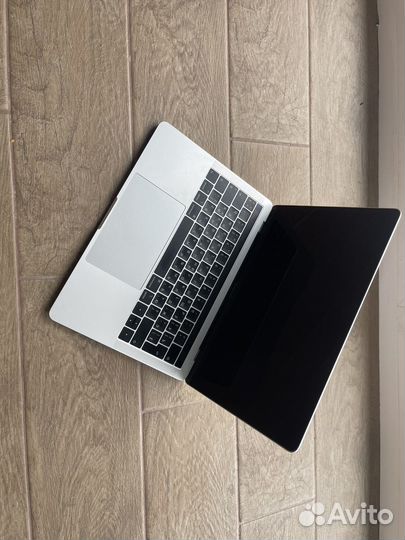Macbook pro 13 2019 touch bar