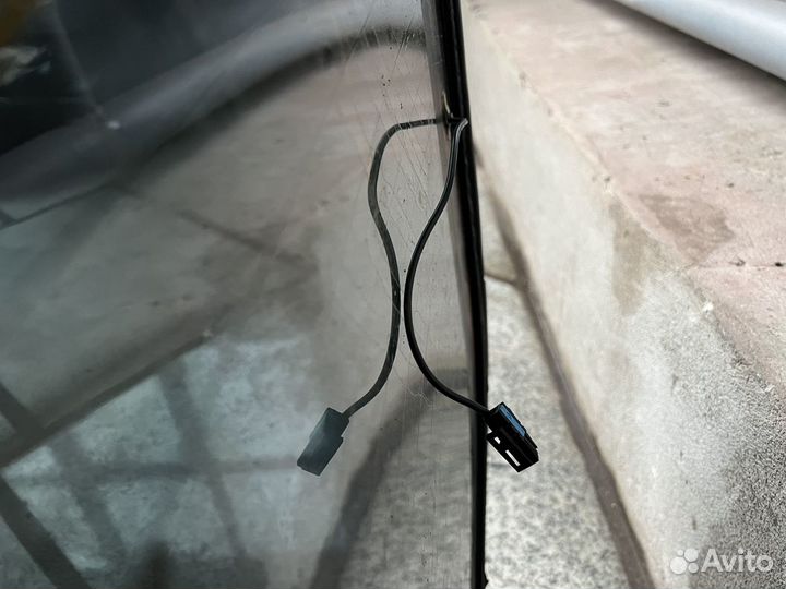 Заднее стекло BMW F10