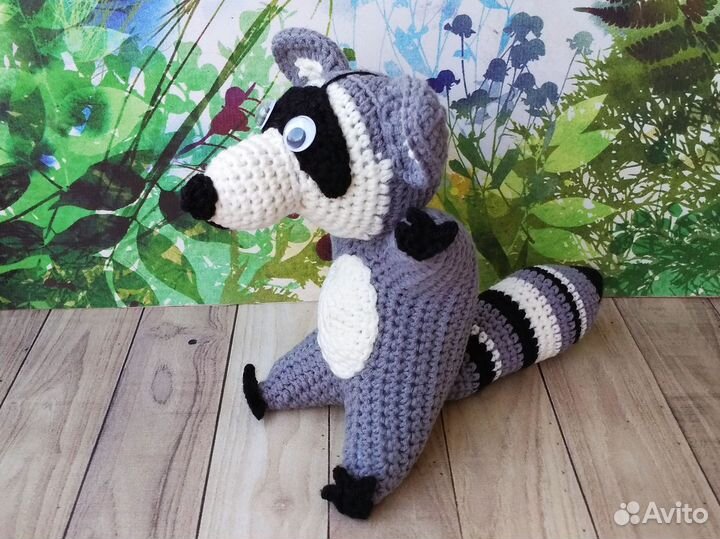 Мягкая вязаная игрушка Енот