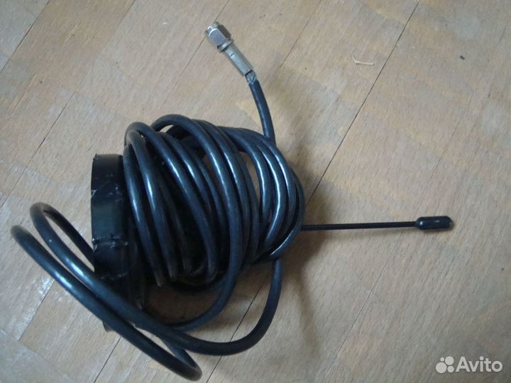 Автомобильная антенна на магните