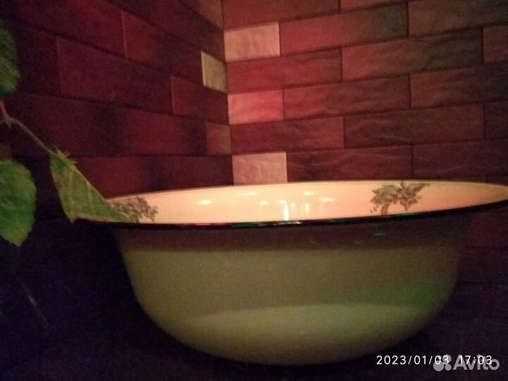 Большой эмалированный таз