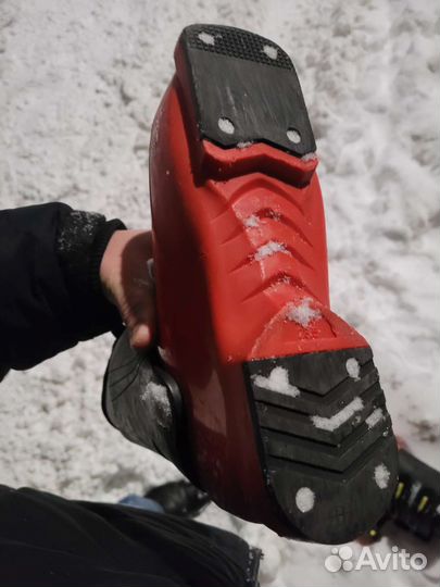 Горнолыжные ботинки детские atomic