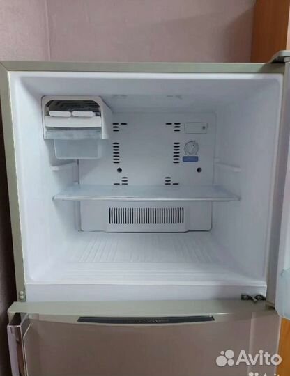 Холодильник toshiba