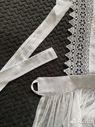 Белые школьные фартуки