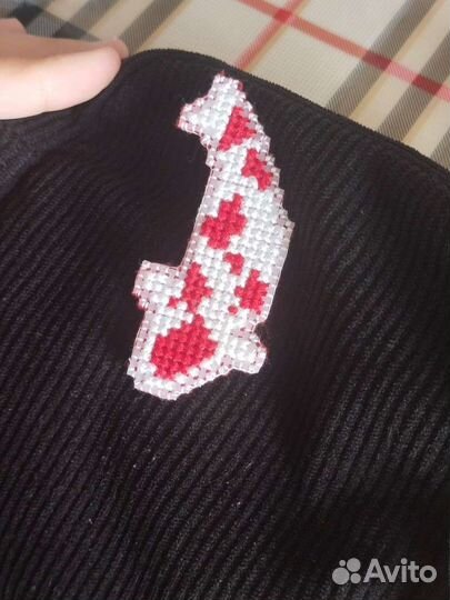 Брелки и значки