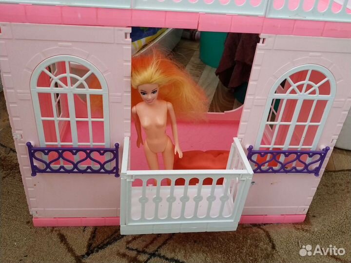 Кукольный дом + мебель + кукла