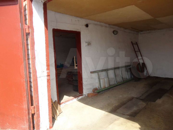 Гараж, > 30 м²