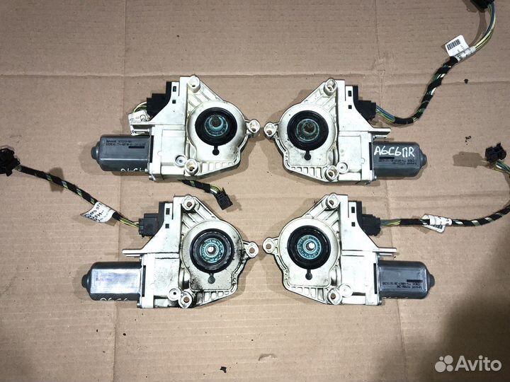 Моторчик стеклоподъемника VAG