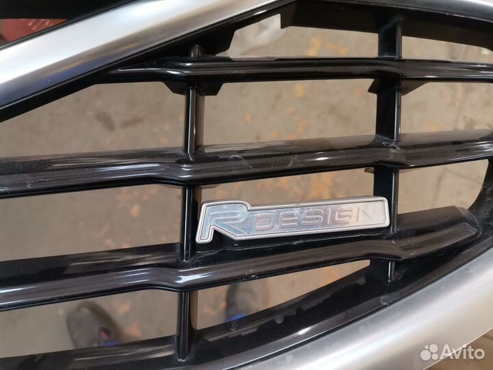 Решетка радиатора volvo s60 R-design