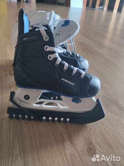 Коньки хоккейные