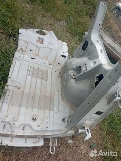 Крыло Ларгус Правое