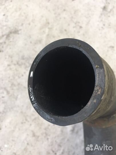 Патрубок системы охлаждения Skoda Octavia A4(2086)