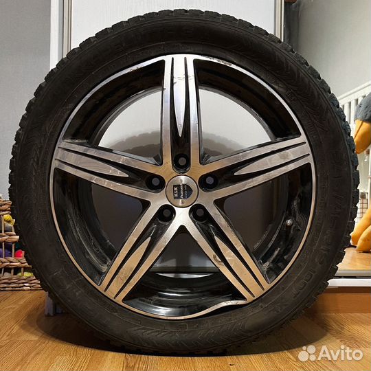 Nokian Tyres Hakkapeliitta 8 245/45 R18 100