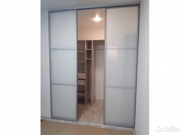 Двери купе в нишу