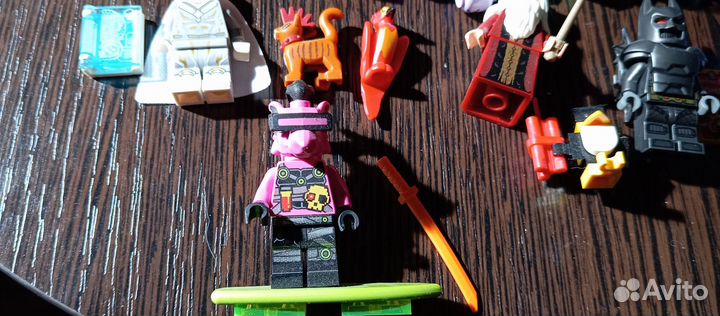 Минифигурки lego из разных коллекций