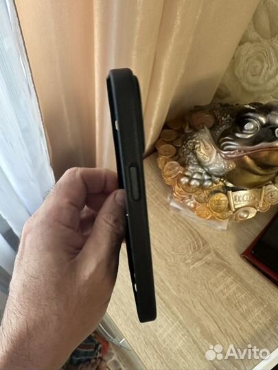 Чехол на iPhone 13 про