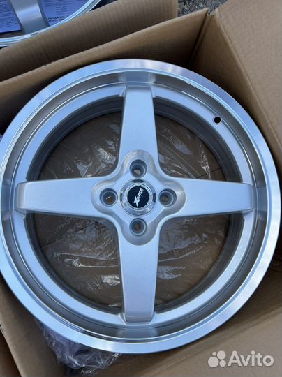 Комплект новых дисков на Ваз/Лада R17