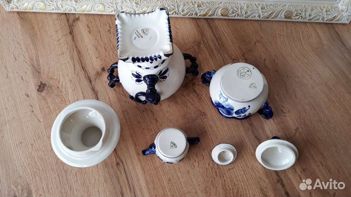 Самовар + Сахарница-шкатулка Гжель