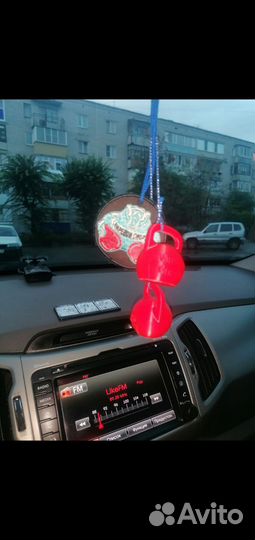 Брелки на Авто на зеркало и так далее