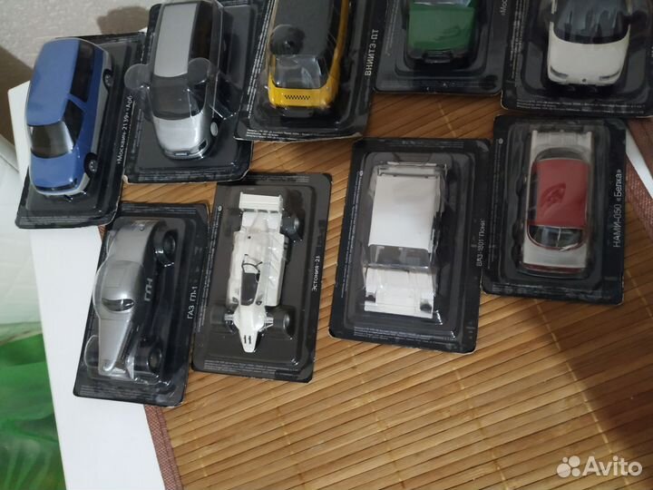 Модель автомобиля 1:43