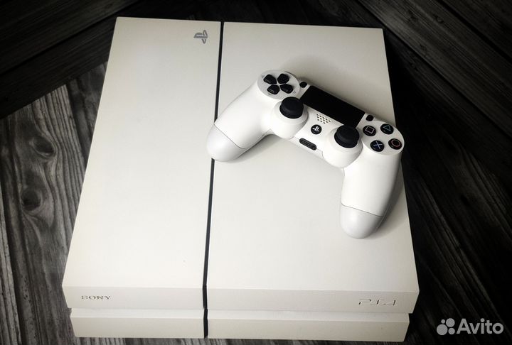 Sony Playstation 4 FAT CUH-1216 + PS Plus