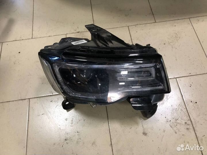 Фары передние комплект Jeep WK2 SRT 2017