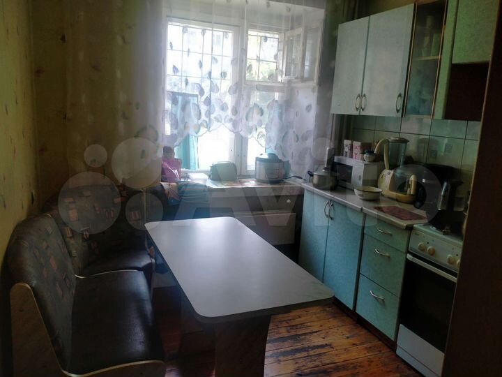 4-к. квартира, 72 м², 1/10 эт.