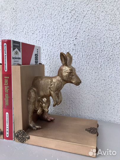 Подставка для книг 