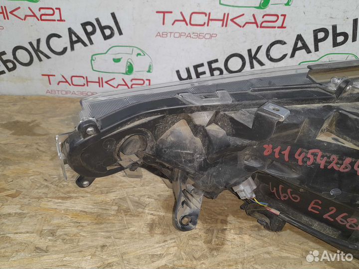 Фара передняя правая Toyota RAV 4 (2019) LED