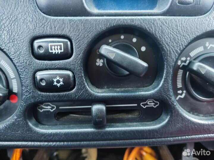 Блок управления печкой Mitsubishi Colt 5 CJ0 1998