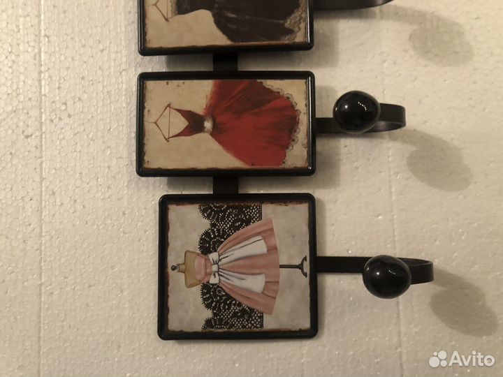 Вешалка на стену 40 см