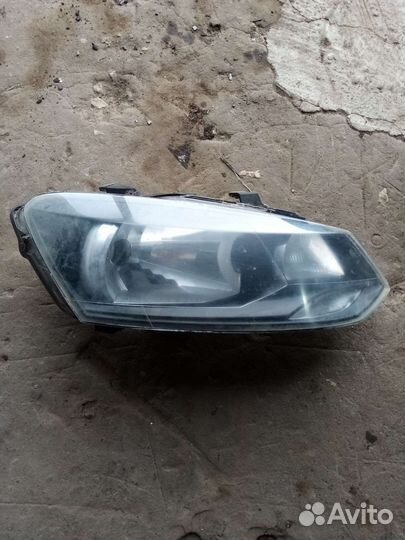 Фара правая Volkswagen Polo 2010-2015