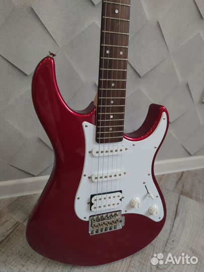 Электрогитара Yamaha Pacifica 012 + комбик