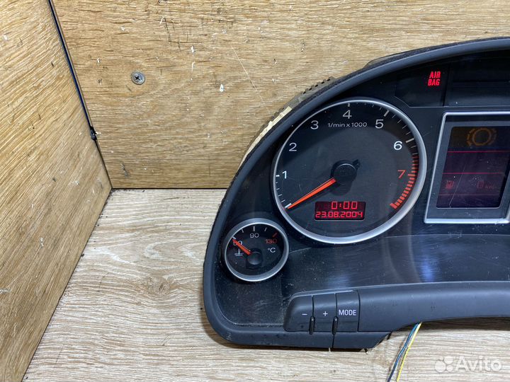 Панель приборов Audi A4 B7 бензин 1121255