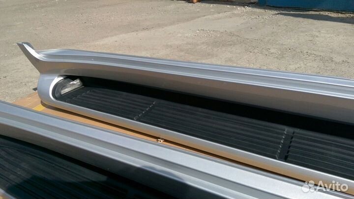 Lexus LX570 Пороги штатные стандартные X7KB3