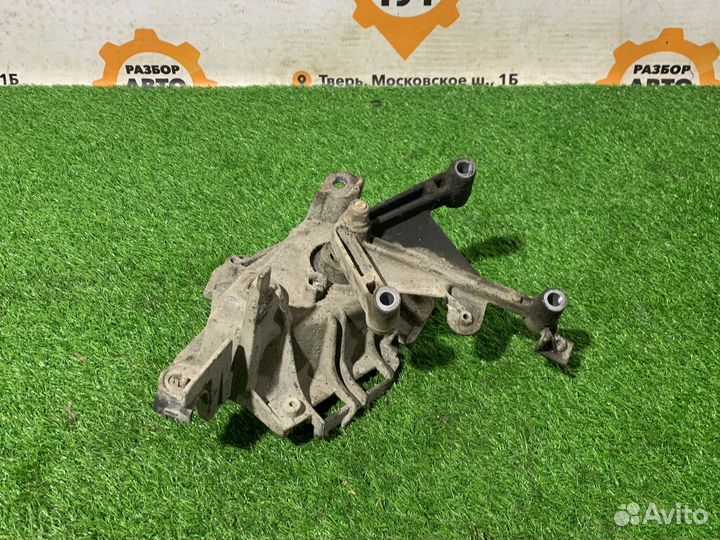 Подушка коробки с кронштейном Renault Sumbol 1.4