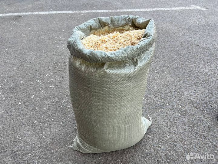 Опилки в мешках