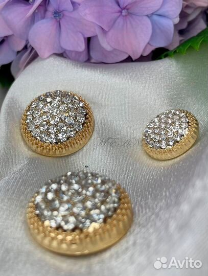 Пуговицы золотые стразы 25 и 18 мм