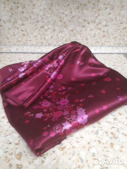 Отрез ткани (атлас) ш.145см - дл460см