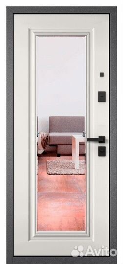 Дверь с зеркалом