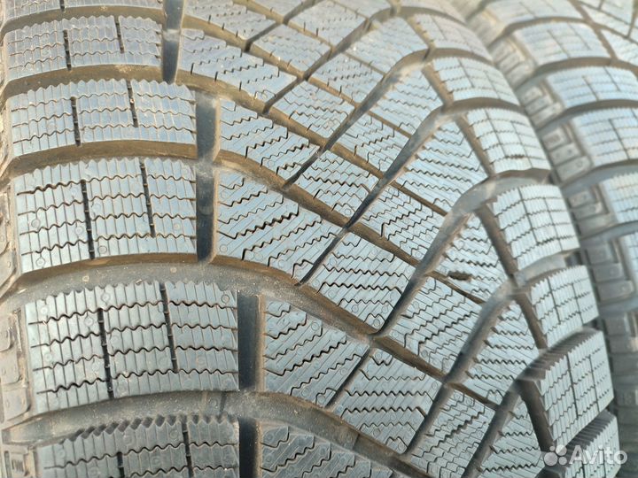 Pirelli Ice Zero FR 235/55 R19 105H